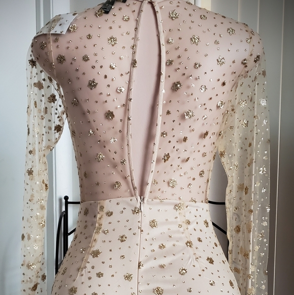 Clothes - Picture 3 of 4